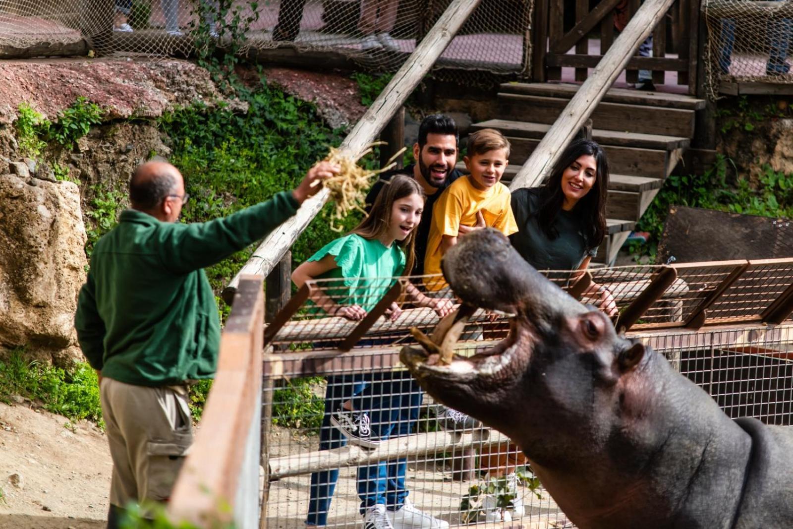 Hotel Selwo Lodge - Animal Park Tickets Included Estepona Exterior photo